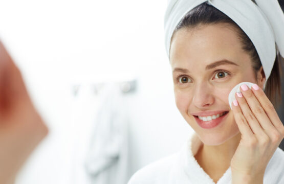 Natural Make-up Remover: Jojoba Oil and Coconut Oil