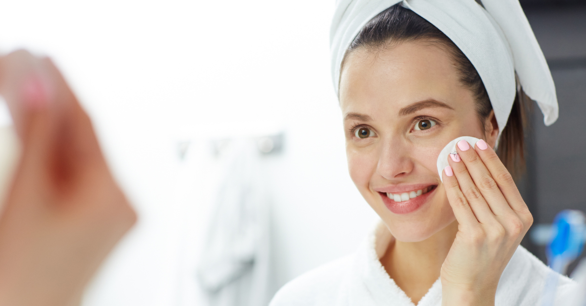 Natural Makeup Remover: Jojoba Oil and Coconut Oil